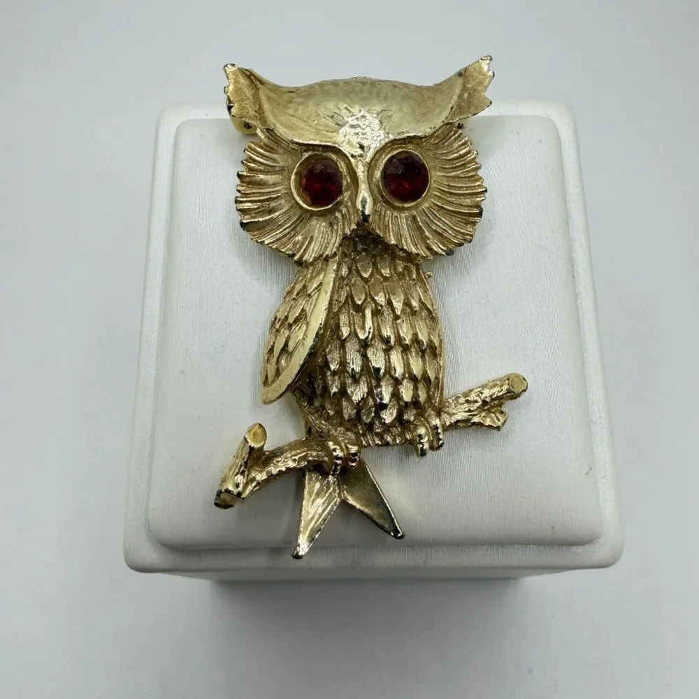 Vintage Gerry's gold tone owl‎ brooch/pin with red rhinestone eyes!